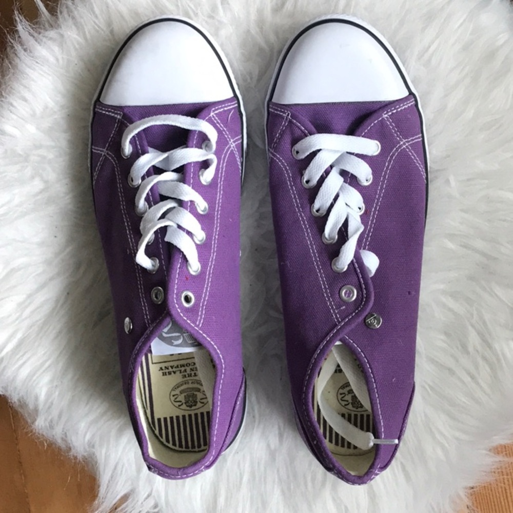 Canvas Sneakers unworn